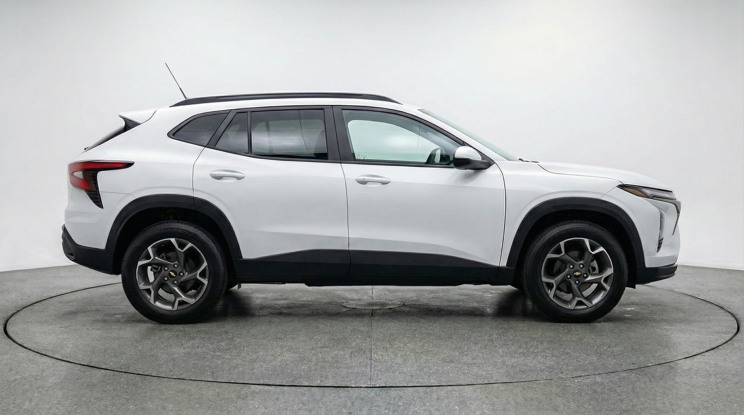 Thumbnail: 2025 Chevrolet Trax - 8