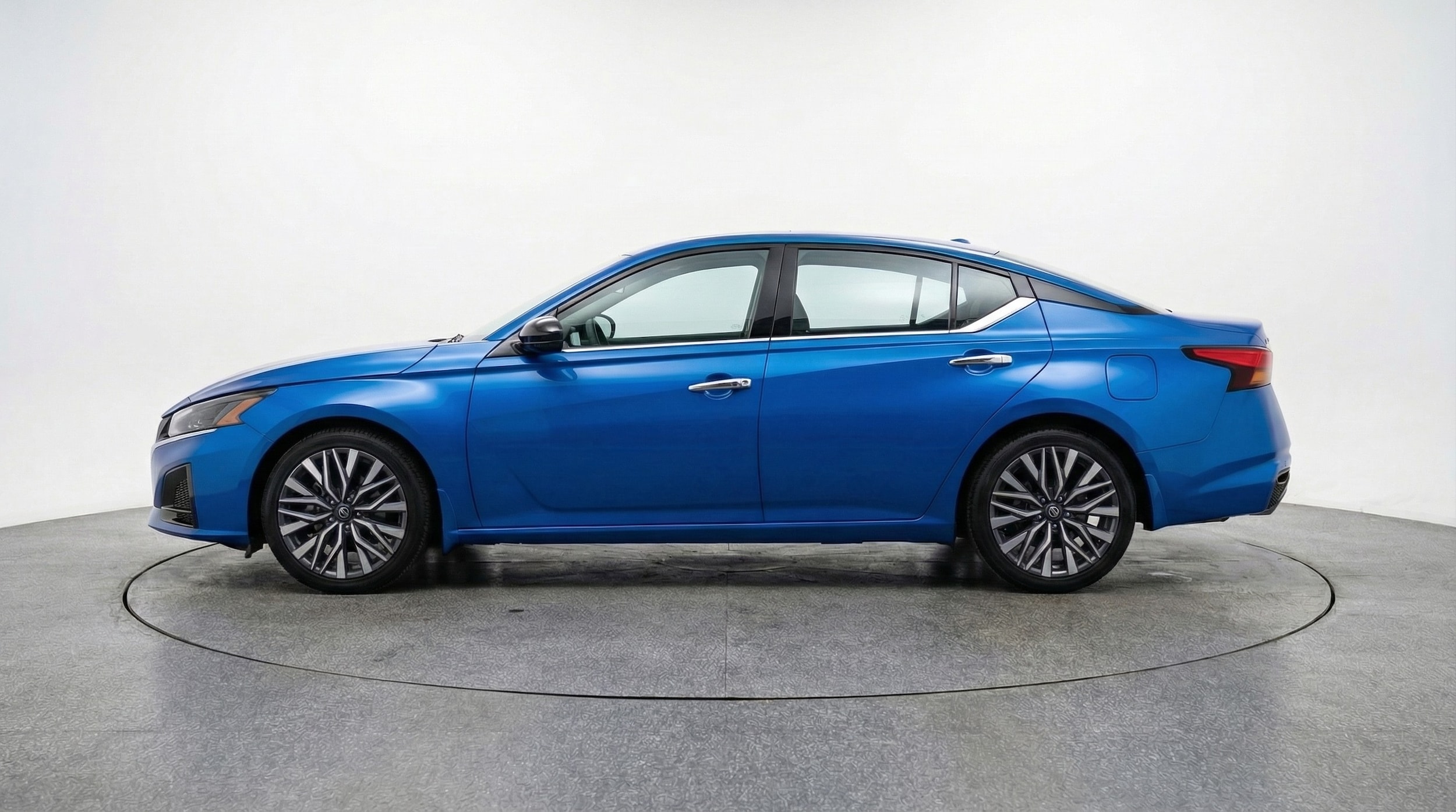 Thumbnail: 2025 Nissan Altima - 4