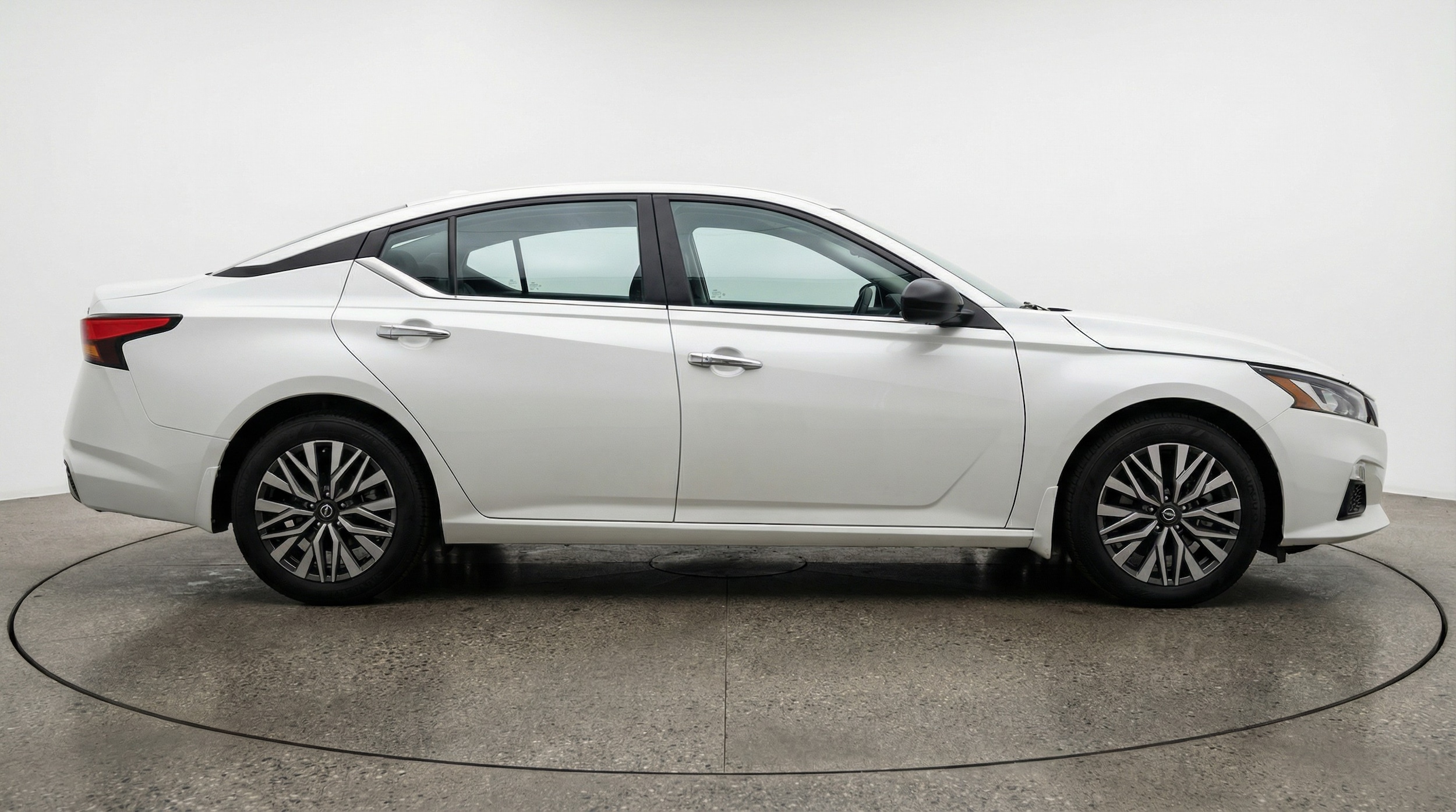 Thumbnail: 2025 Nissan Altima - 8