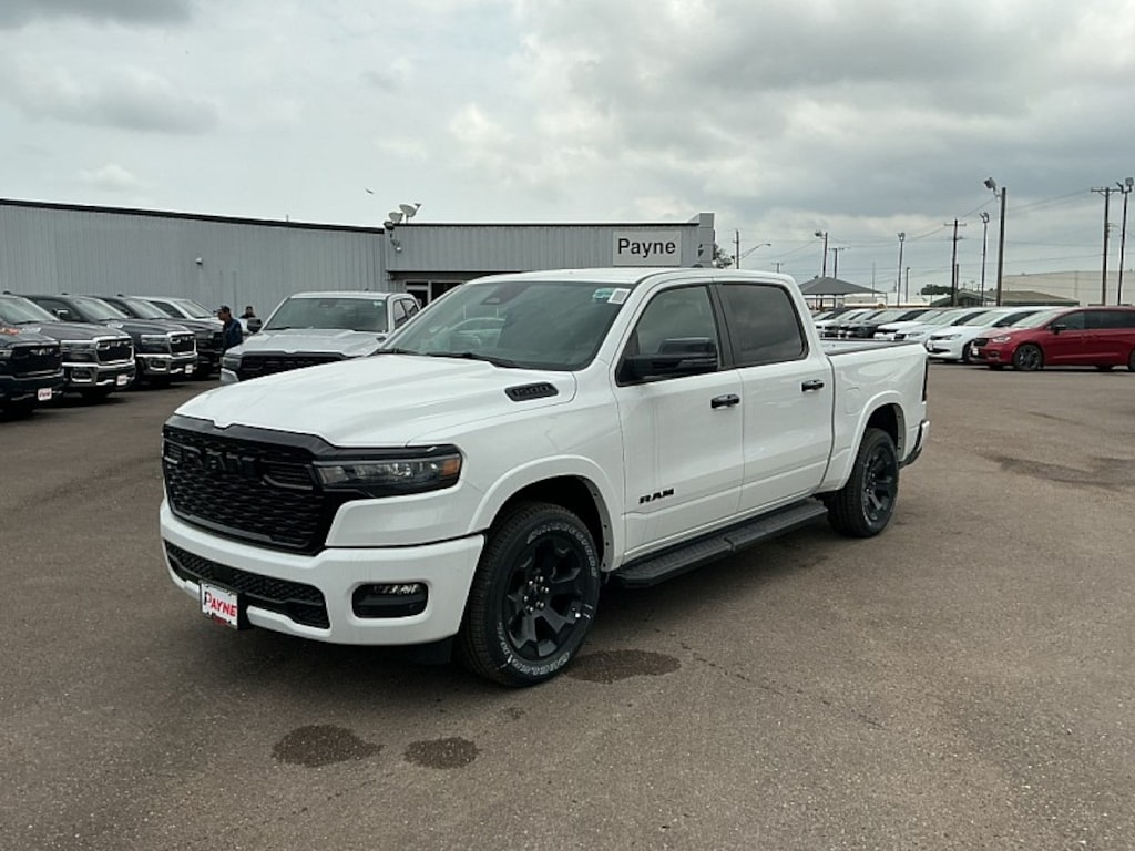 New 2026 Ram 1500 LONE STAR CREW CAB 4X2 5'7 BOX Pickup