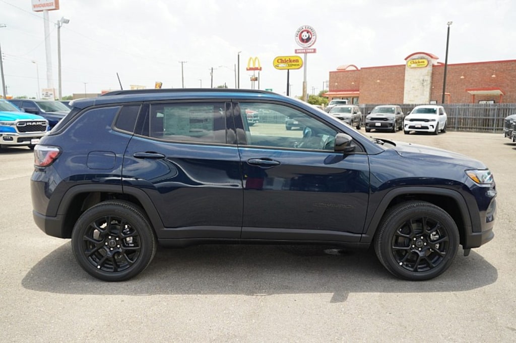 New 2026 Jeep Compass LATITUDE ALTITUDE 4X4 Sport Utility
