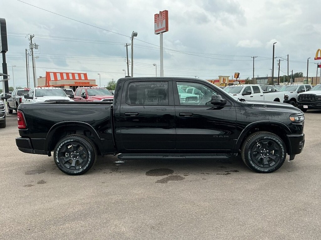 New 2026 Ram 1500 LONE STAR CREW CAB 4X2 5'7 BOX Pickup