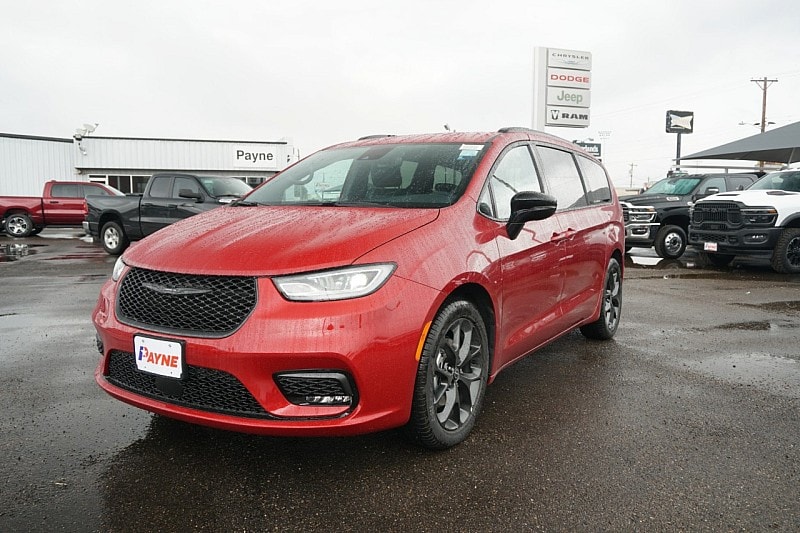 2026 Chrysler Pacifica Select's photo