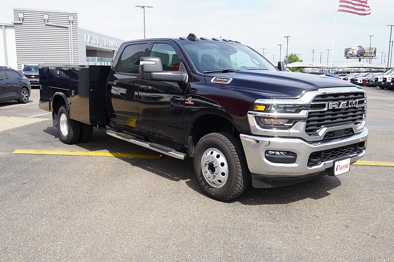 2025 Ram 3500 Tradesman photo 2