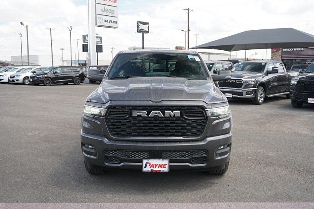 New 2026 Ram 1500 LONE STAR CREW CAB 4X2 5'7 BOX Pickup