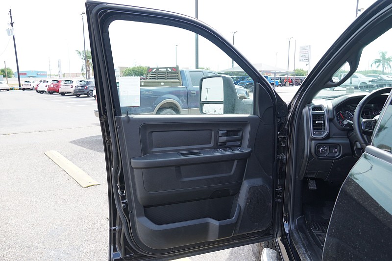 2025 RAM 3500 Chassis Tradesman - Photo 17