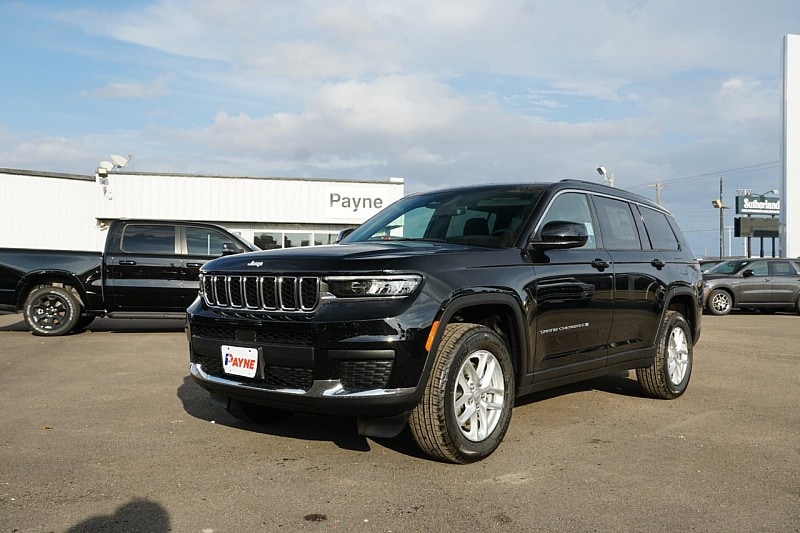 2025 Jeep Grand Cherokee L Laredo's photo