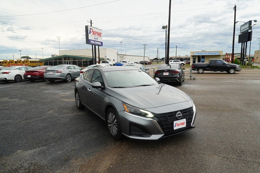 Used 2023 Nissan Altima 2.5 SV Mid-Size Car