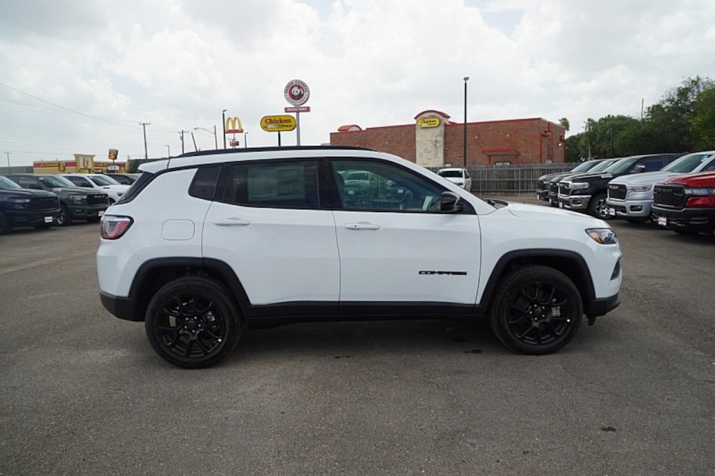 New 2026 Jeep Compass LATITUDE ALTITUDE 4X4 Sport Utility