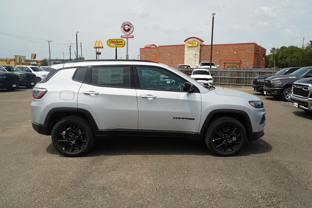 New 2026 Jeep Compass LATITUDE ALTITUDE 4X4 Sport Utility
