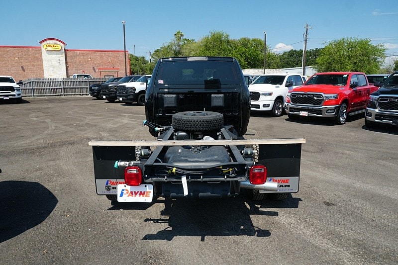 2025 RAM 3500 Chassis Tradesman - Photo 8