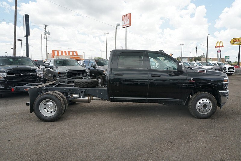 2025 Ram 3500 Tradesman photo 4