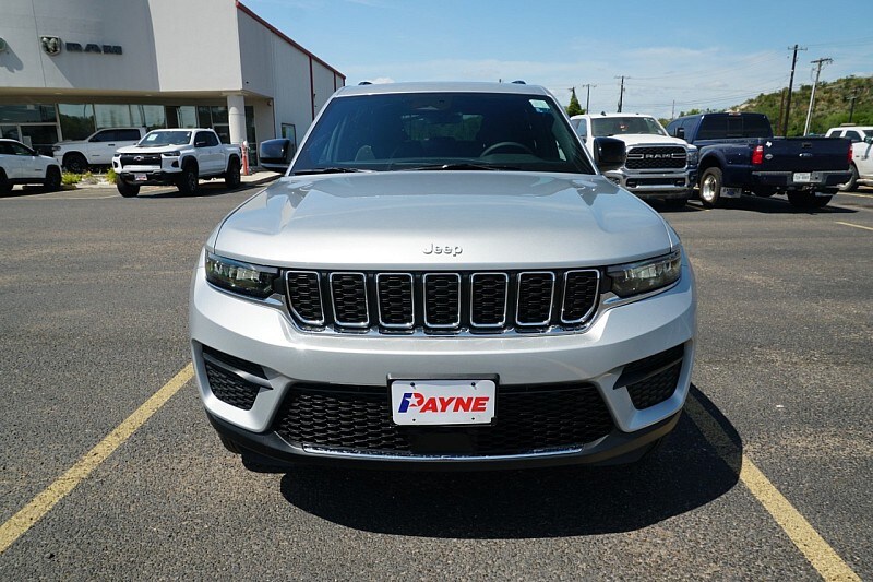 2025 Jeep Grand Cherokee Laredo X photo 2