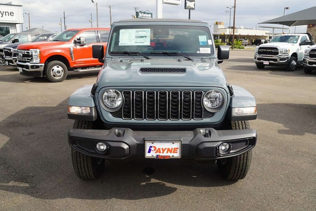 New 2025 Jeep Gladiator Sport S Pickup