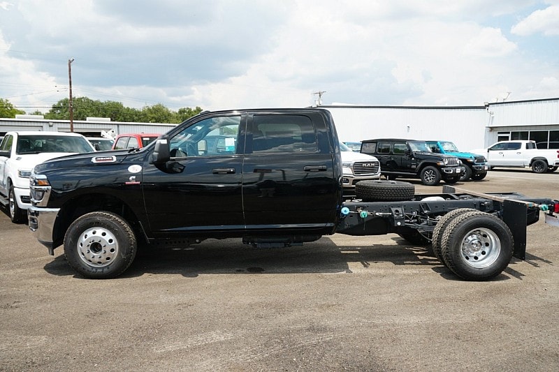 2025 RAM 3500 Chassis Tradesman - Photo 10