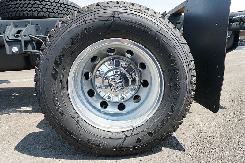 2025 RAM 3500 Chassis Tradesman - Photo 11