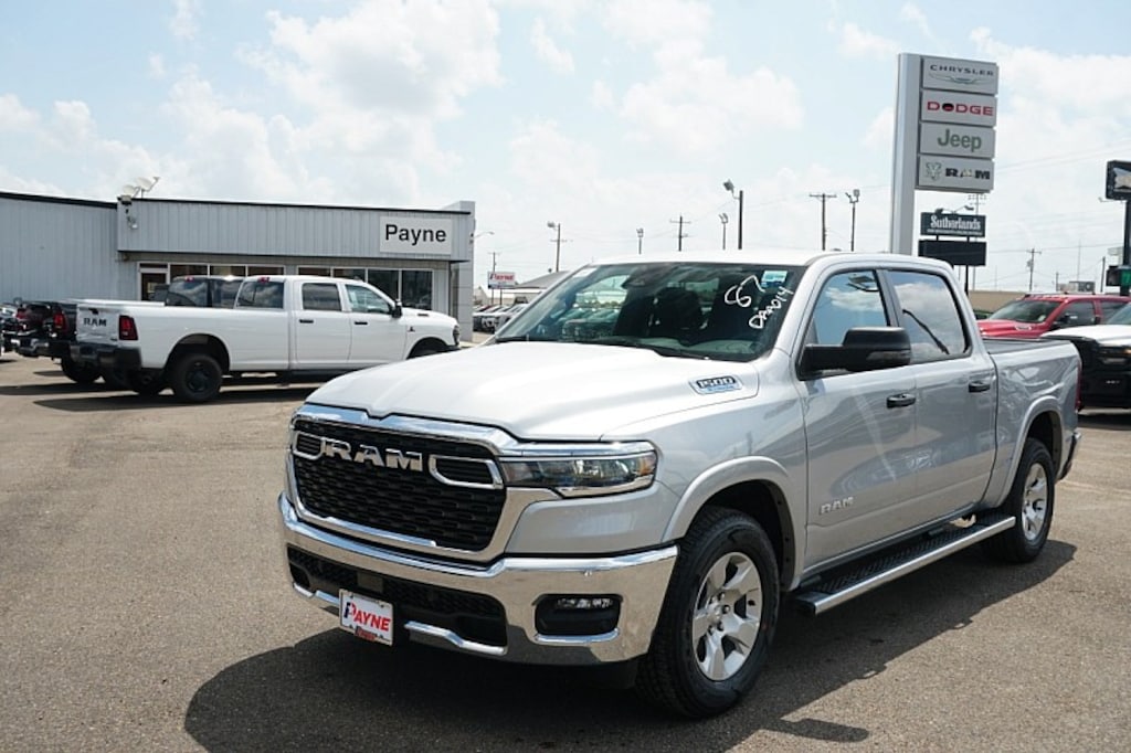 New 2026 Ram 1500 LONE STAR CREW CAB 4X2 5'7 BOX Pickup