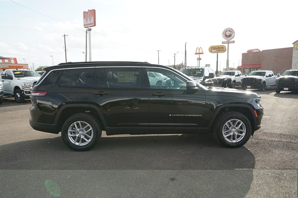 New 2025 Jeep Grand Cherokee L Laredo Sport Utility