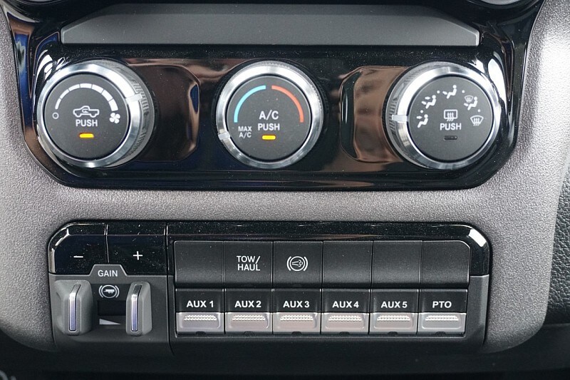 2025 RAM 3500 Chassis Tradesman - Photo 28