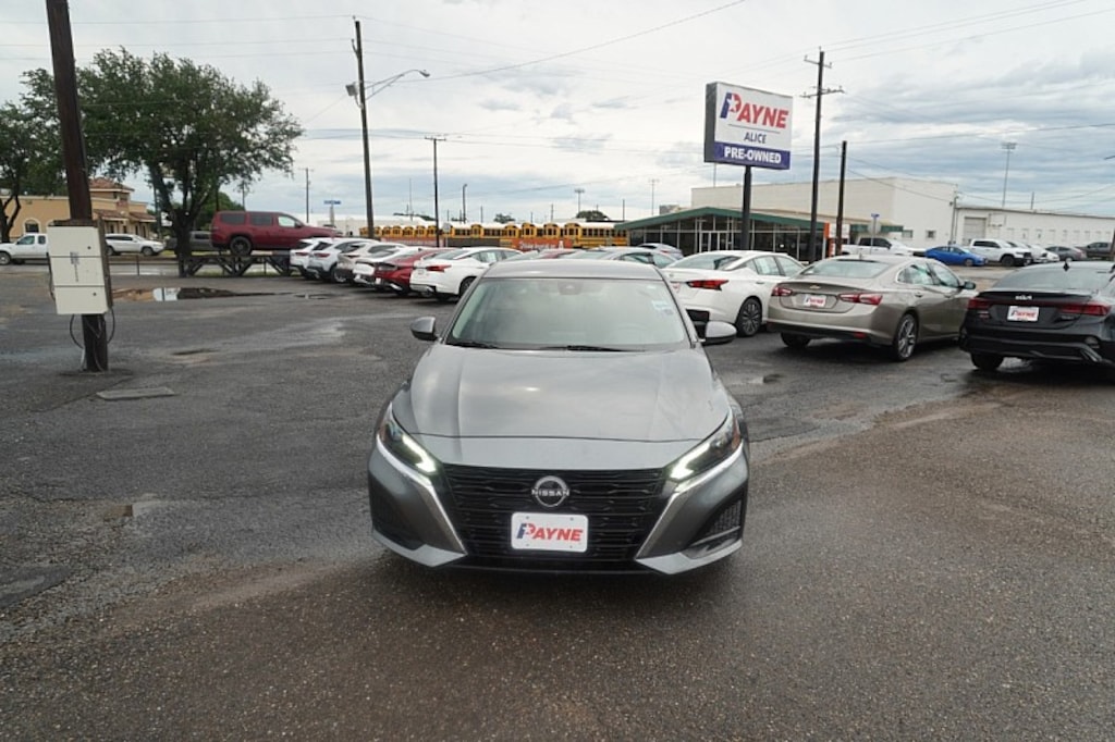 Used 2023 Nissan Altima 2.5 SV Mid-Size Car