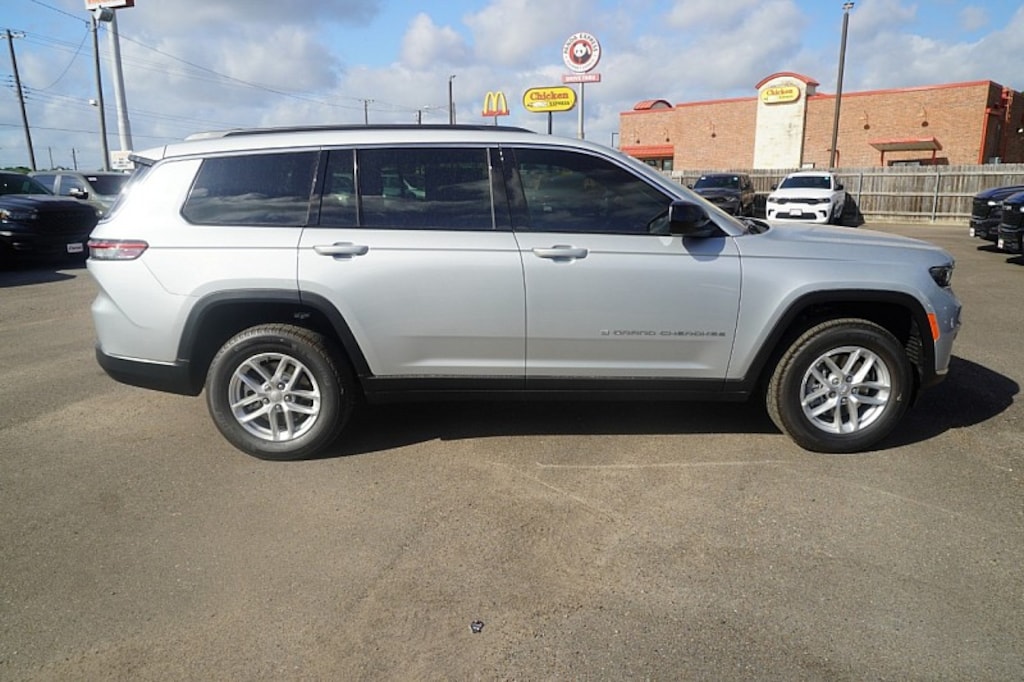 New 2026 Jeep Grand Cherokee L Laredo Sport Utility