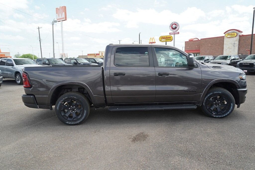 New 2026 Ram 1500 LONE STAR CREW CAB 4X2 5'7 BOX Pickup
