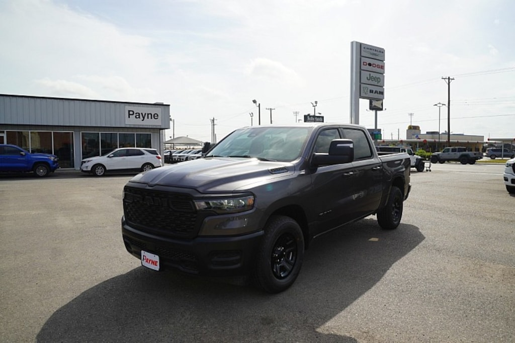 New 2026 Ram 1500 TRADESMAN CREW CAB 4X2 5'7 BOX Pickup