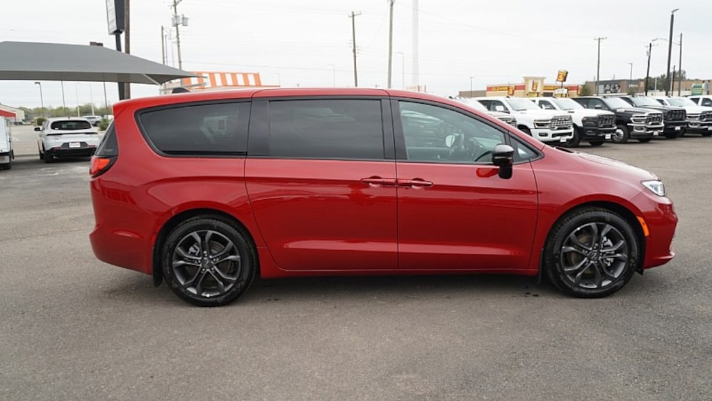 New 2026 Chrysler Pacifica Select Passenger Van