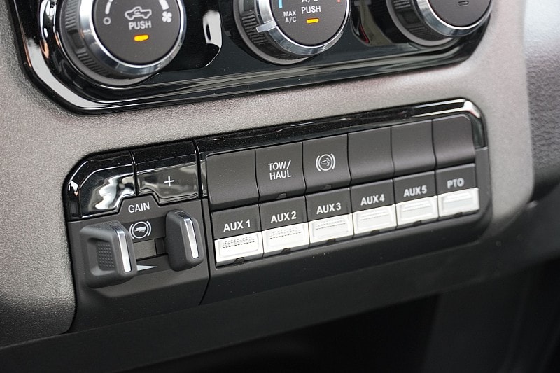 2025 RAM 3500 Chassis Tradesman - Photo 32