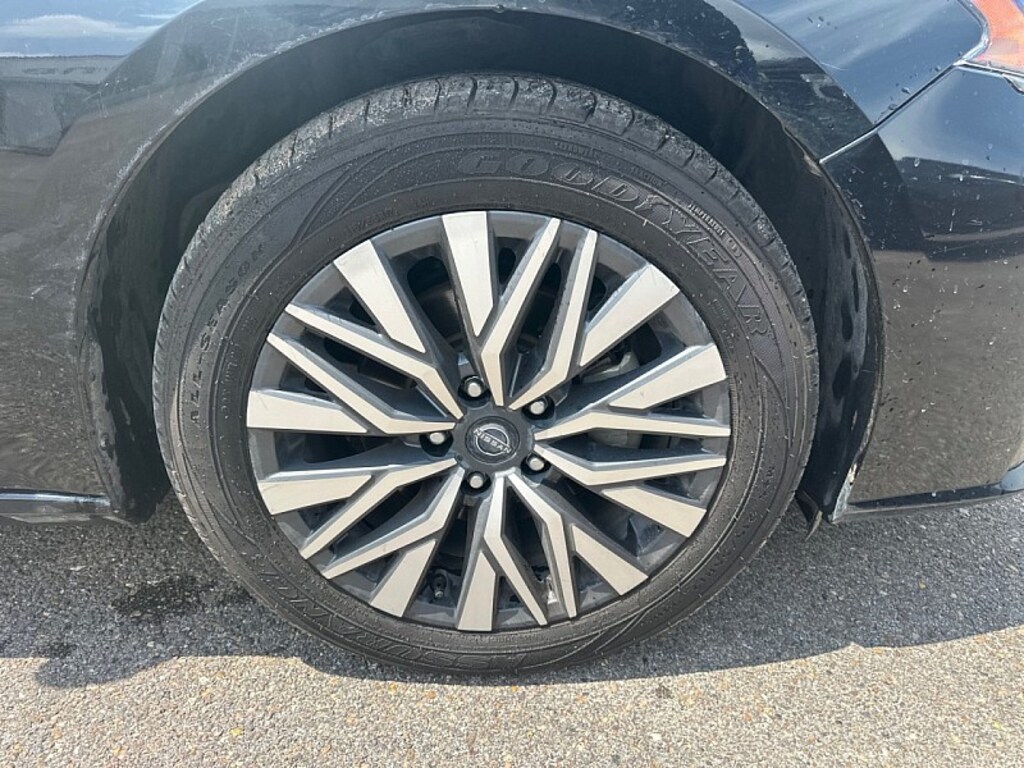Used 2024 Nissan Altima 2.5 SV Mid-Size Car