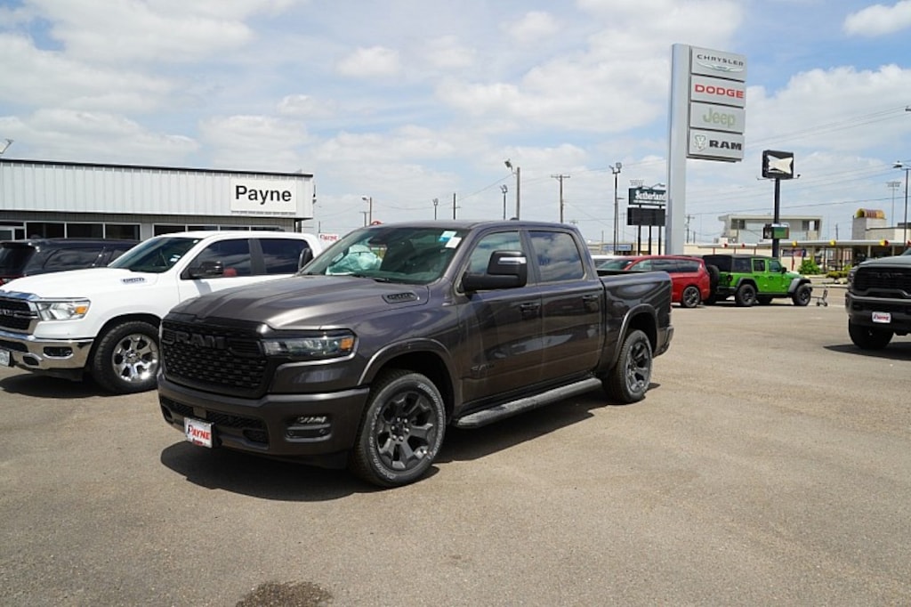 New 2026 Ram 1500 LONE STAR CREW CAB 4X2 5'7 BOX Pickup