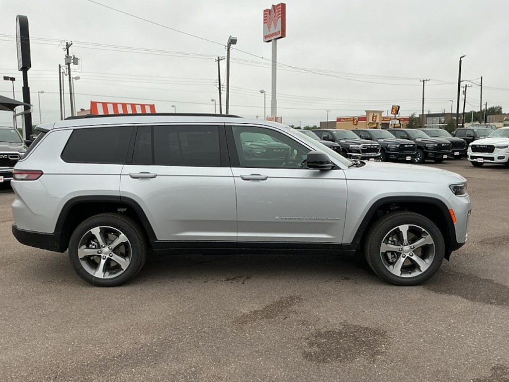 New 2026 Jeep Grand Cherokee L LIMITED 4X2 Sport Utility