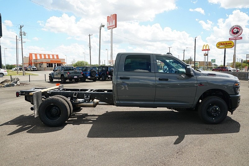 2026 RAM 3500 Chassis Tradesman - Photo 18