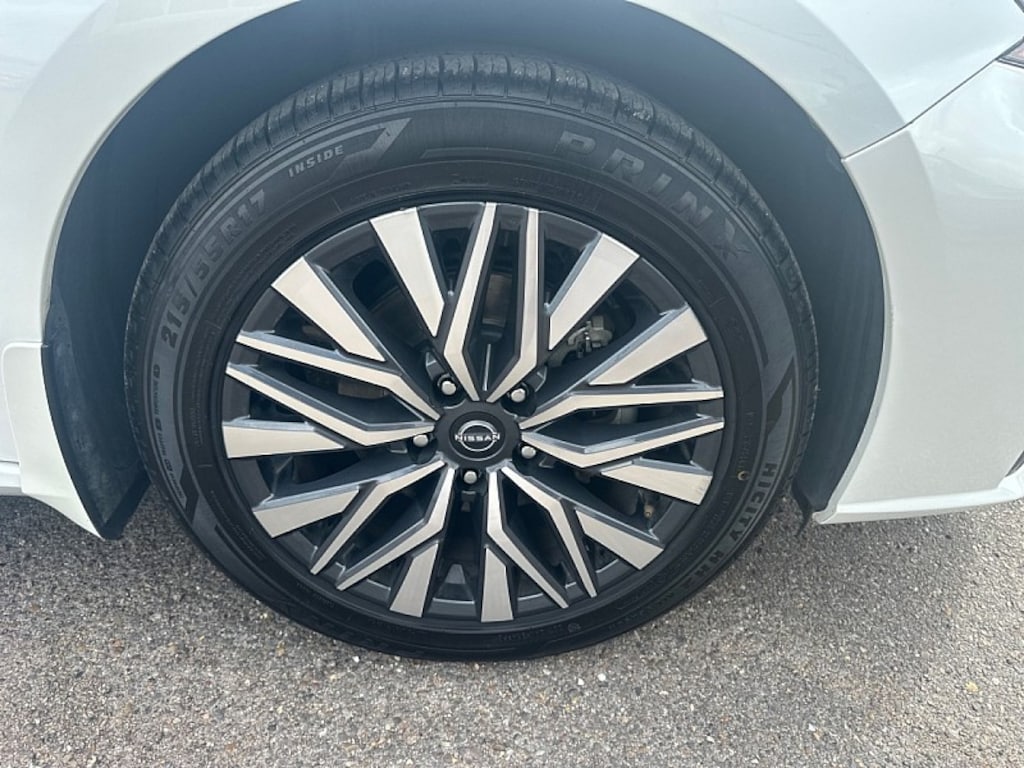 Used 2024 Nissan Altima 2.5 SV Mid-Size Car