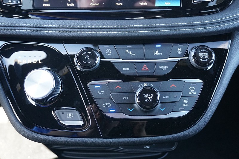 2026 Chrysler Pacifica Select - Photo 27