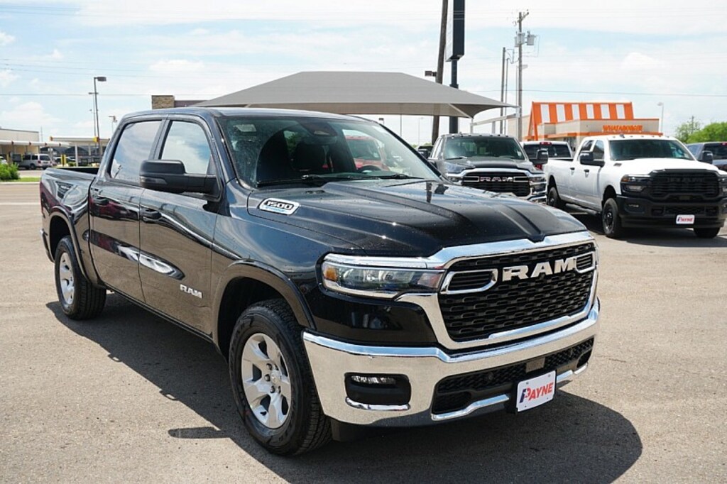 New 2026 Ram 1500 LONE STAR CREW CAB 4X2 5'7 BOX Pickup
