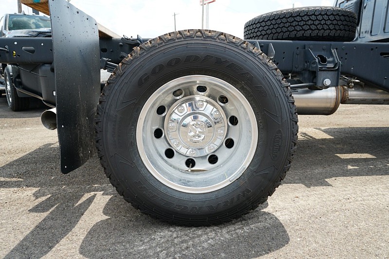 2025 RAM 3500 Chassis Tradesman - Photo 6
