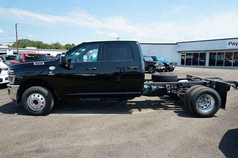 2025 RAM 3500 Chassis Tradesman - Photo 10