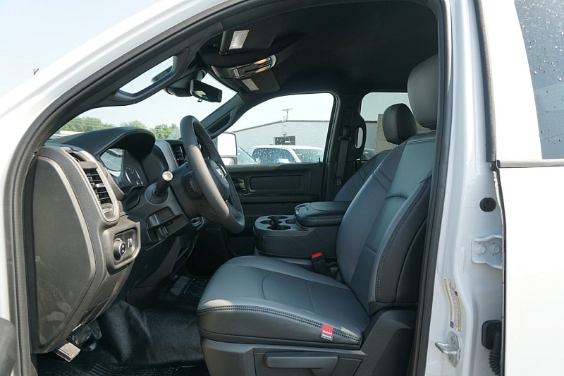 2025 RAM 3500 Chassis Tradesman - Photo 17