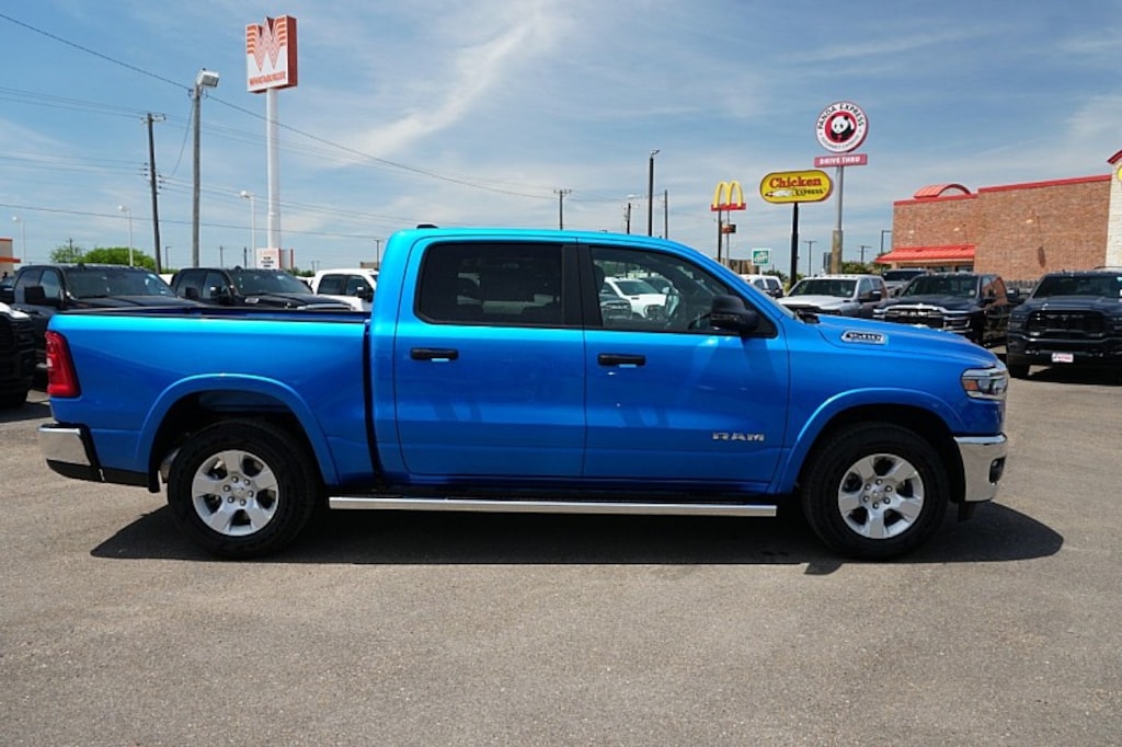 New 2026 Ram 1500 LONE STAR CREW CAB 4X2 5'7 BOX Pickup