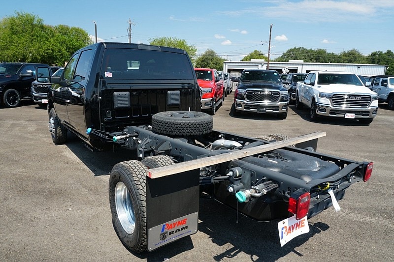 2025 RAM 3500 Chassis Tradesman - Photo 9
