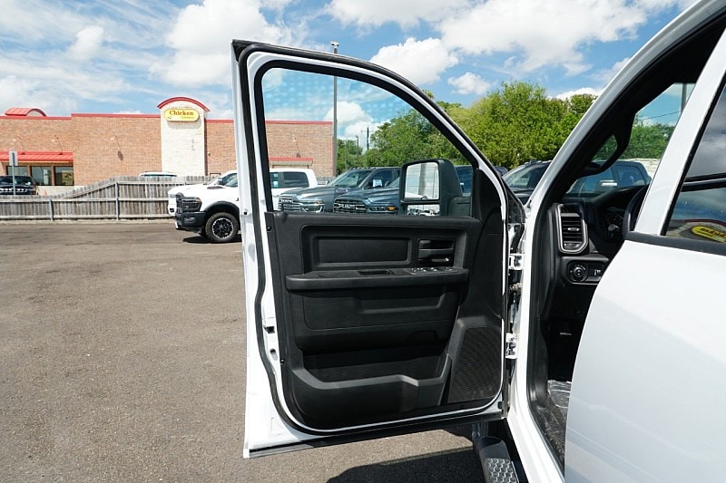 2025 RAM 2500 Tradesman - Photo 17