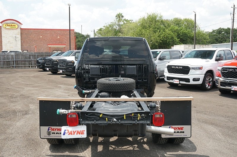 2025 RAM 3500 Chassis Tradesman - Photo 8