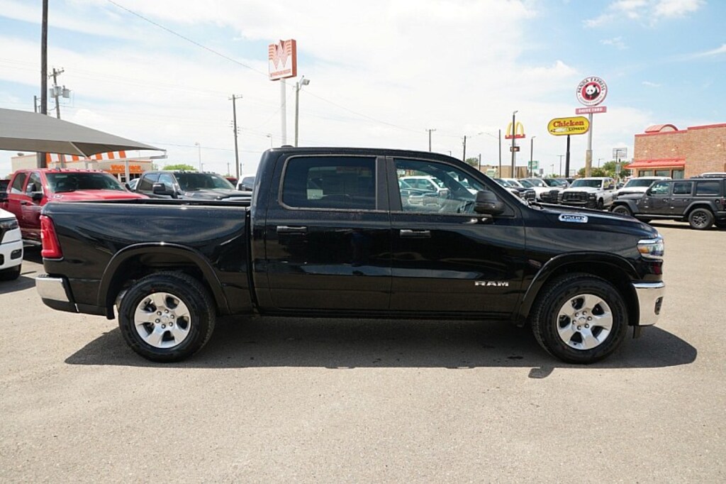 New 2026 Ram 1500 LONE STAR CREW CAB 4X2 5'7 BOX Pickup