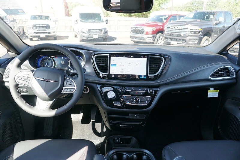 2026 Chrysler Pacifica Select - Photo 17