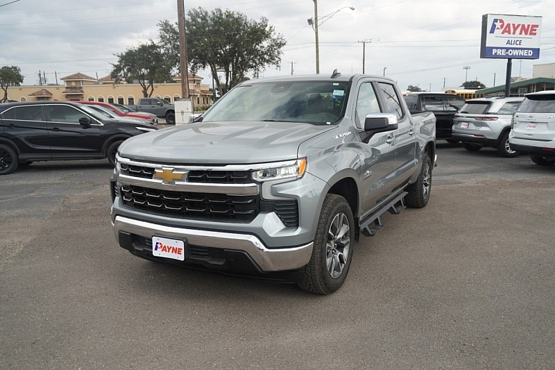 2025 Chevrolet Silverado 1500 LT's photo