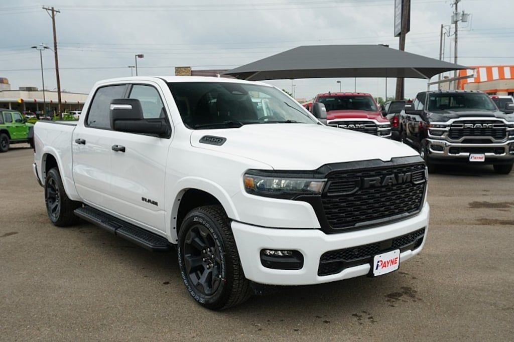 New 2026 Ram 1500 LONE STAR CREW CAB 4X2 5'7 BOX Pickup