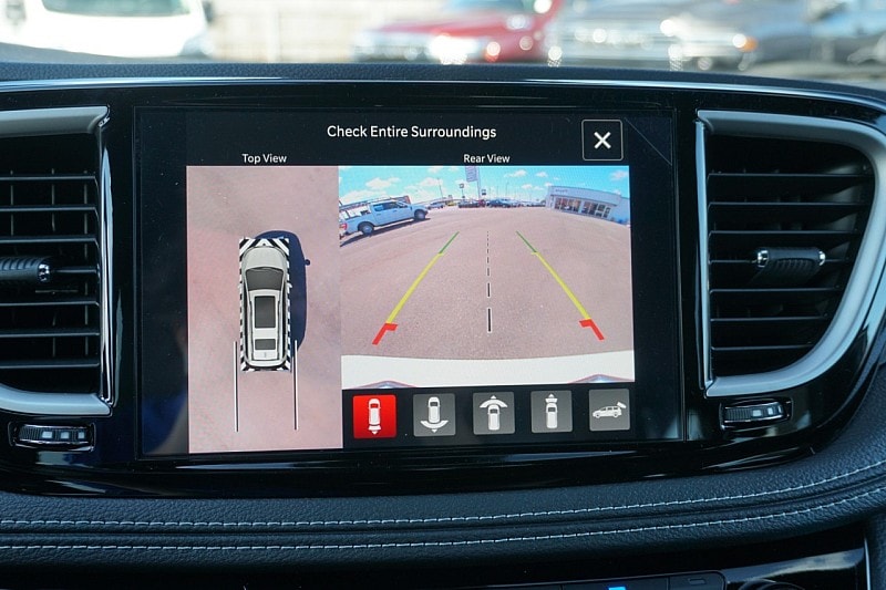2026 Chrysler Pacifica Select - Photo 28