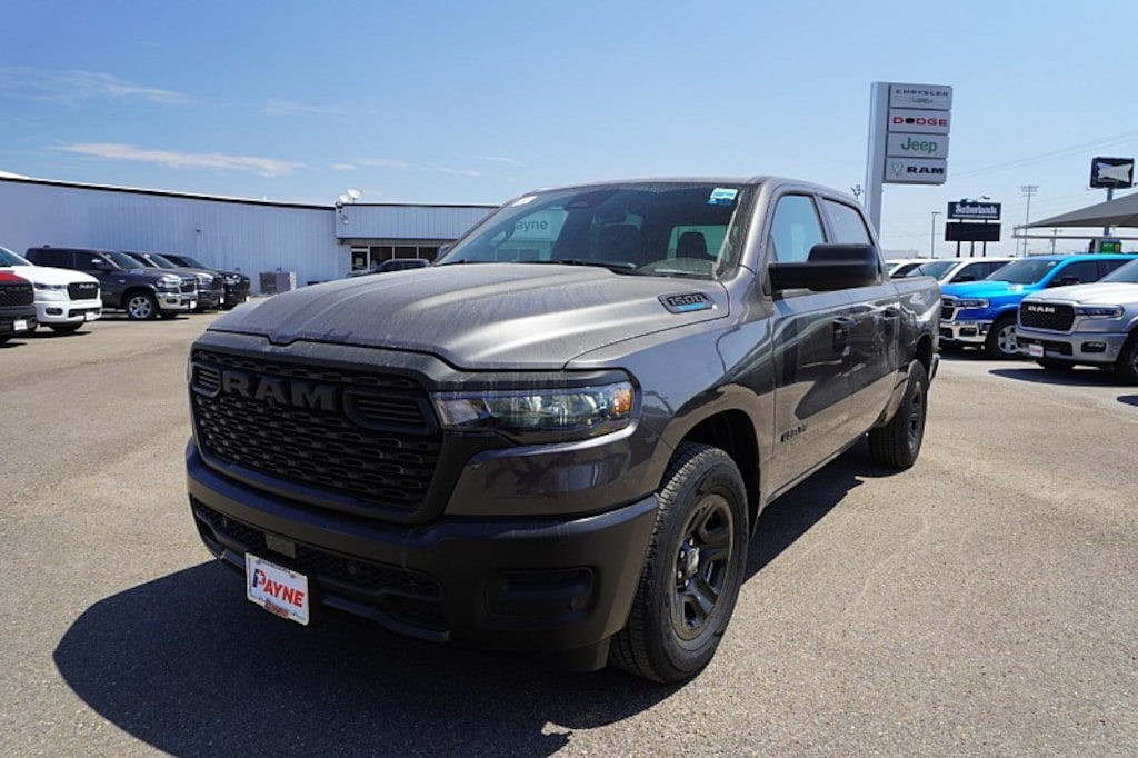 New 2026 Ram 1500 TRADESMAN CREW CAB 4X2 5'7 BOX Pickup