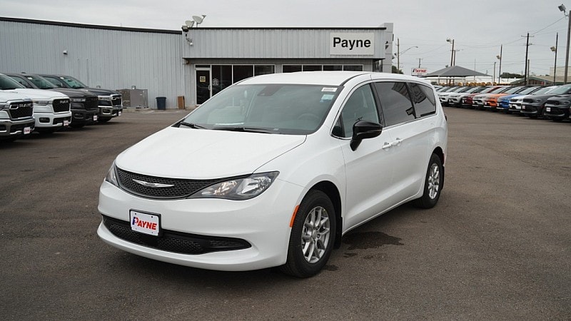 2026 Chrysler Voyager LX's photo